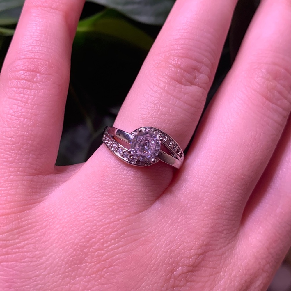 Beautiful size 6 ring